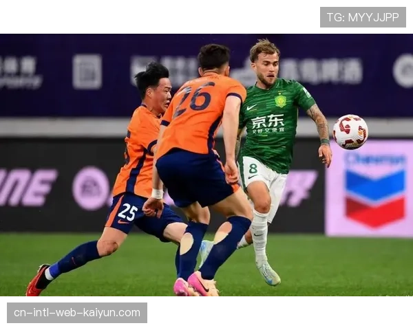 邝兆镭精准直塞穿透对手防线 海牛09后小将球商视野超越年龄